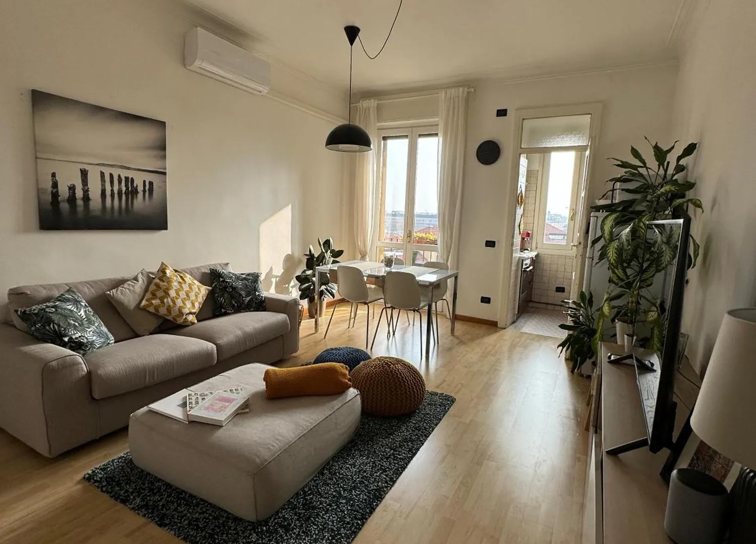 Appartamento Trilocale Con Due Balconi A Isola Porta Nuova Milano